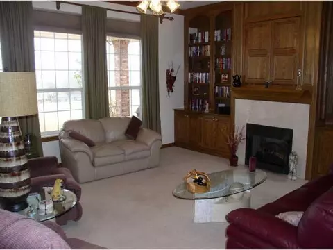 402 Ceder, Tuttle, OK 73089 photo 4