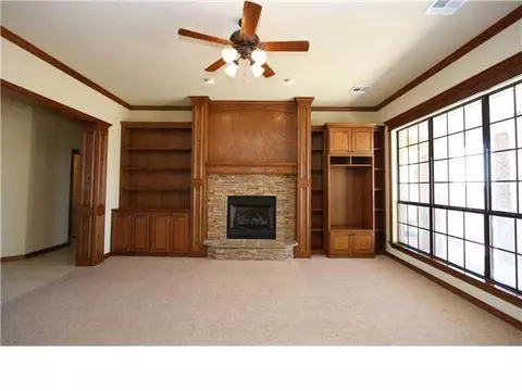 1403 Riata Rd, Tuttle, OK 73089 photo 4