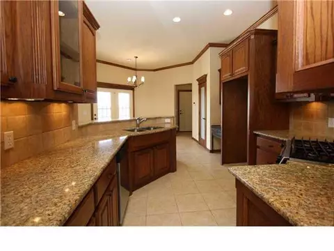 1403 Riata Rd, Tuttle, OK 73089 photo 5