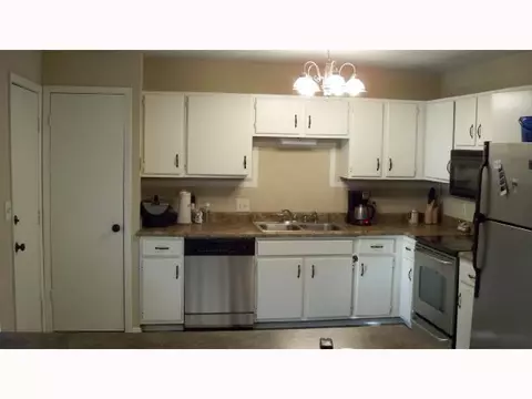 2116 Oakside Dr, Norman, OK 73071 photo 3