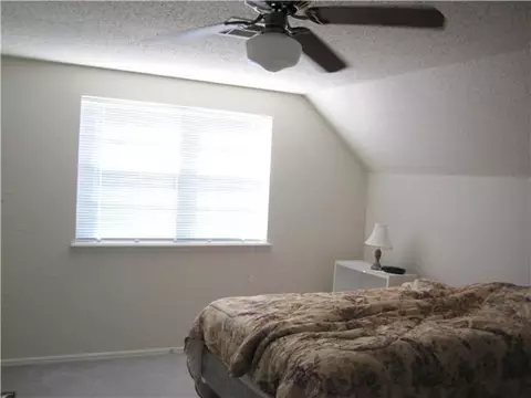 216 E Cherry Ave, Yukon, OK 73099 photo 8