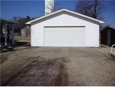 2260 Maxey Dr, Harrah, OK 73045 photo 3