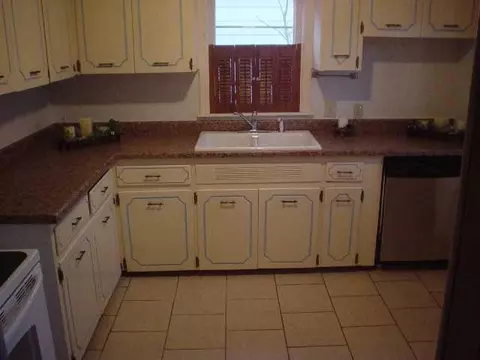 1320 E 11th St, Shawnee, OK 74801 photo 2