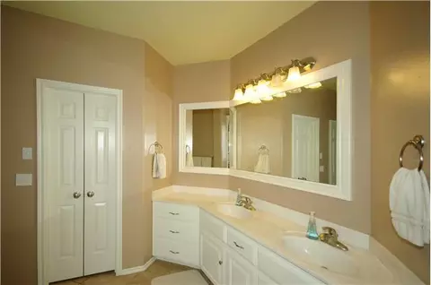 2641 E Ashecroft Dr, Edmond, OK 73034 photo 10