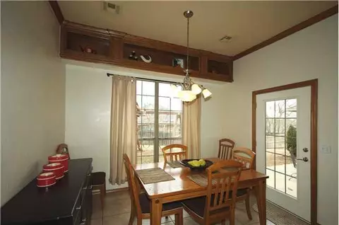 2641 E Ashecroft Dr, Edmond, OK 73034 photo 3