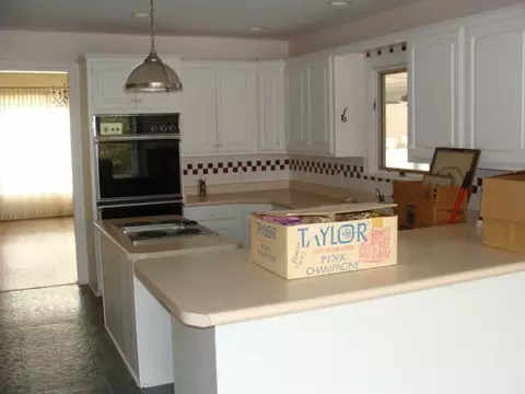 512 E Washington Ave, Guthrie, OK 73044 photo 6