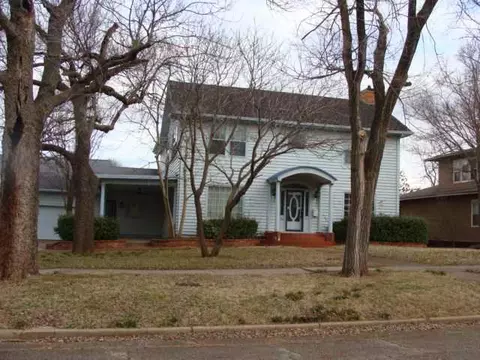512 E Washington Ave, Guthrie, OK 73044 photo 1