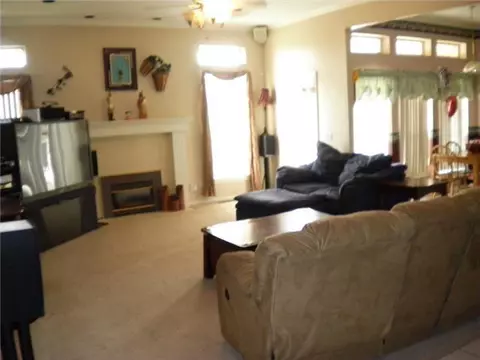 901 Pecan St, Tuttle, OK 73089 photo 4