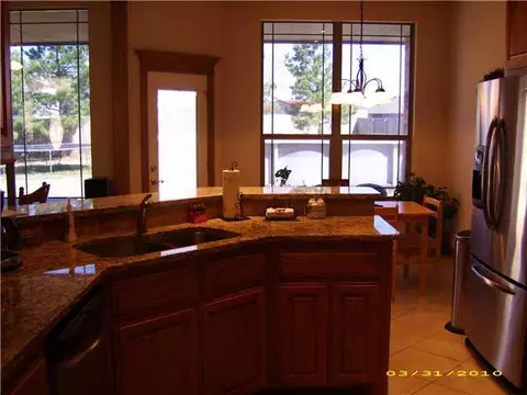 1806 Riviera Dr, Tuttle, OK 73089 photo 3