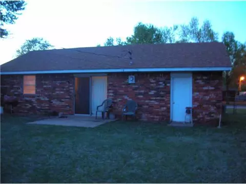 504 Wayne Ave, Tecumseh, OK 74873 photo 2