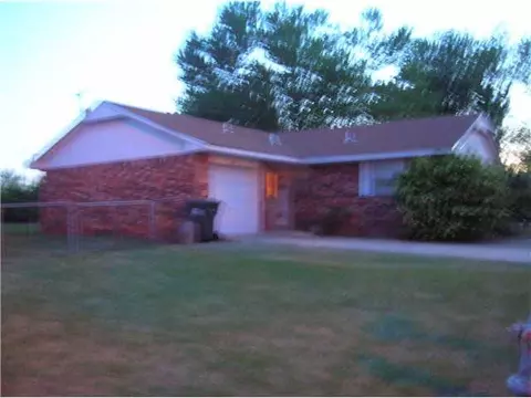 504 Wayne Ave, Tecumseh, OK 74873 photo 3