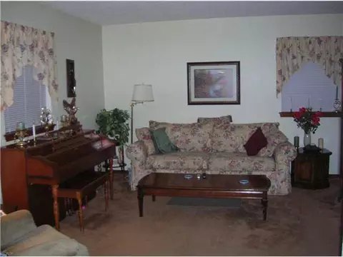 504 Wayne Ave, Tecumseh, OK 74873 photo 4