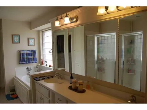 1902 Excaliber Dr, Tuttle, OK 73089 photo 9