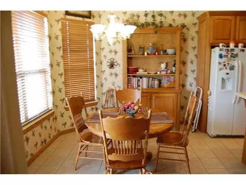 1902 Excaliber Dr, Tuttle, OK 73089 photo 6