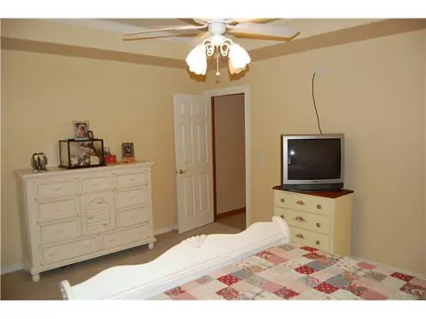 1902 Excaliber Dr, Tuttle, OK 73089 photo 8