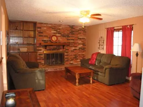 405 Mockingbird Ln, Tuttle, OK 73089 photo 3
