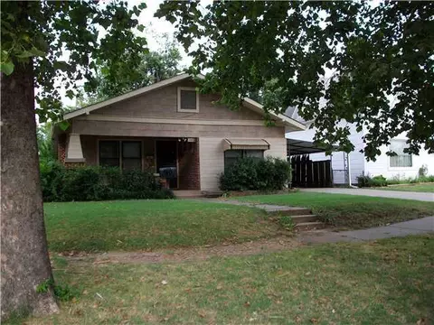 1005 S 9th St, Chickasha, OK 73018 photo 1