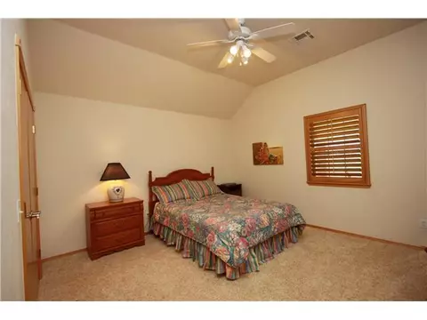 209 Scottie Dr, Tuttle, OK 73089 photo 9