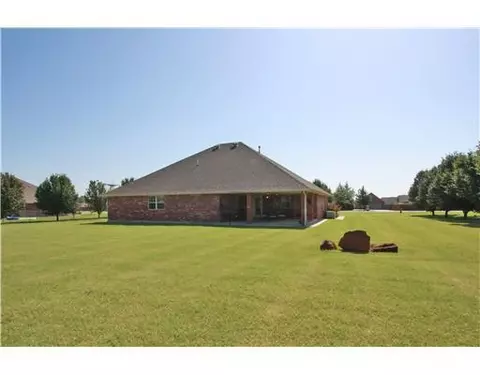 209 Scottie Dr, Tuttle, OK 73089 photo 12
