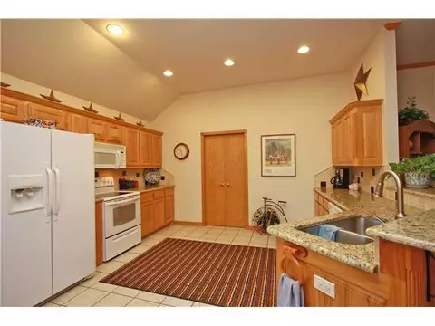 209 Scottie Dr, Tuttle, OK 73089 photo 4