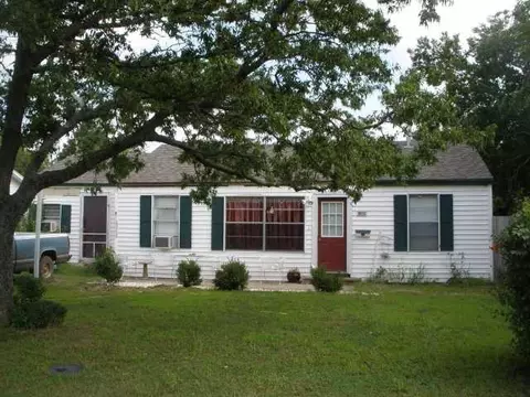309 E Highland St, Tecumseh, OK 74873 photo 1