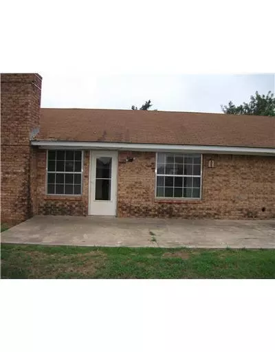 3 Skyview Dr, Chickasha, OK 73018 photo 2