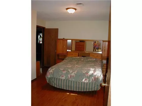 839 N Harrison St, Harrah, OK 73045 photo 9