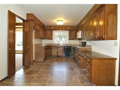 2205 E 37th St, Edmond, OK 73013 photo 6