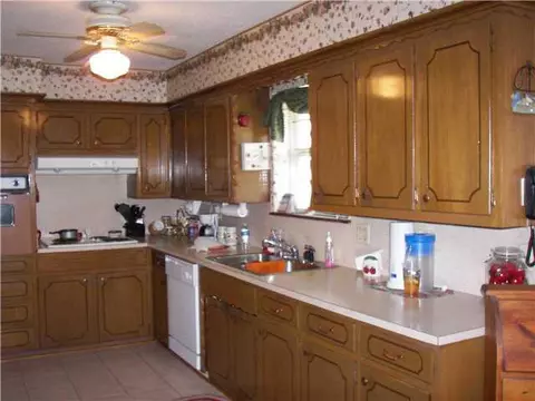 4012 N Riverside Dr, Bethany, OK 73008 photo 2