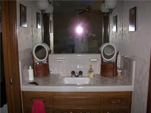 4012 N Riverside Dr, Bethany, OK 73008 photo 9