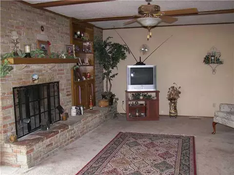 4012 N Riverside Dr, Bethany, OK 73008 photo 5