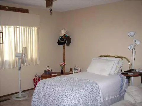 4012 N Riverside Dr, Bethany, OK 73008 photo 8