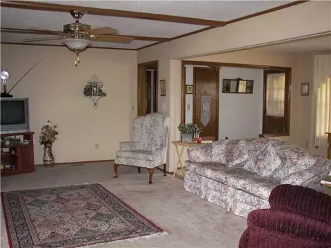 4012 N Riverside Dr, Bethany, OK 73008 photo 6