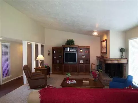 533 Leaning Elm Dr, Norman, OK 73071 photo 2