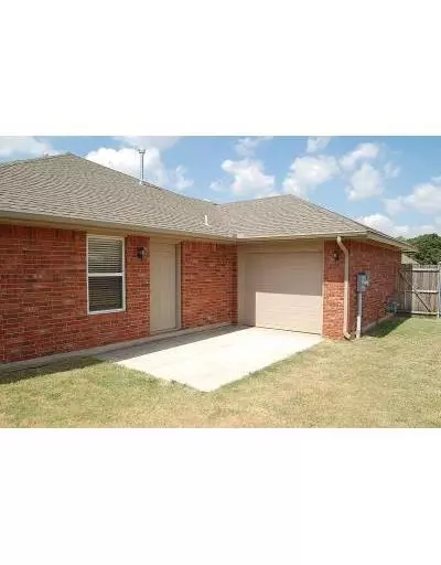 Undisclosed, Moore, OK 73160 photo 15
