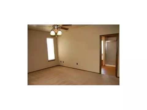 Undisclosed, Moore, OK 73160 photo 5