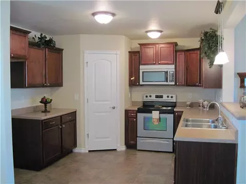 1022 Ella Dr, Tuttle, OK 73089 photo 5