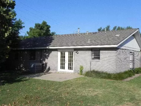 900 Ridgeway Dr, Moore, OK 73160 photo 9