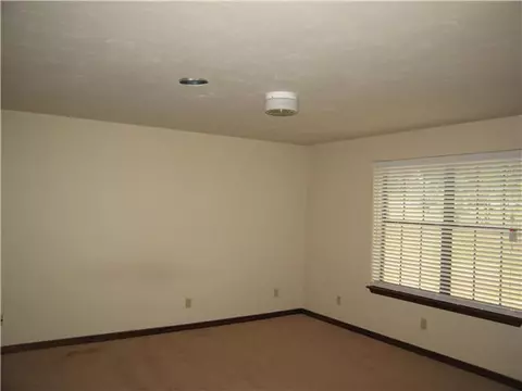337 E Maple Rd, Washington, OK 73093 photo 5
