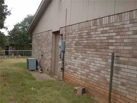 3305 E Noble Dr, Edmond, OK 73034 photo 5