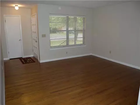 30 E 21st St, Edmond, OK 73013 photo 3