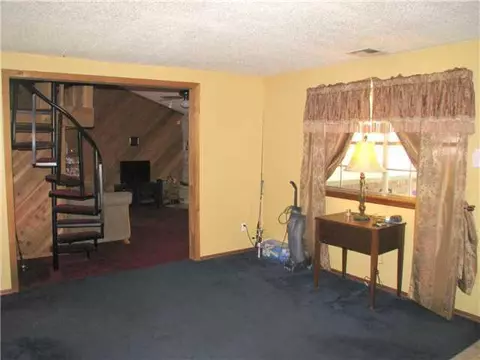 205 Overton, Norman, OK 73071 photo 2