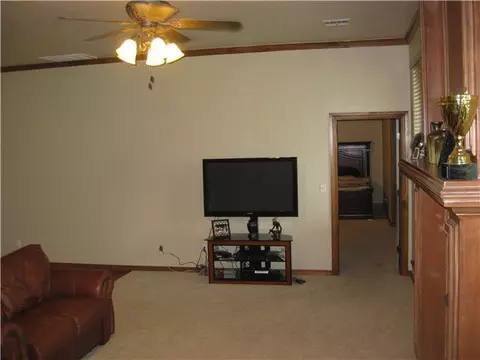 910 S Sara Rd, Tuttle, OK 73089 photo 16