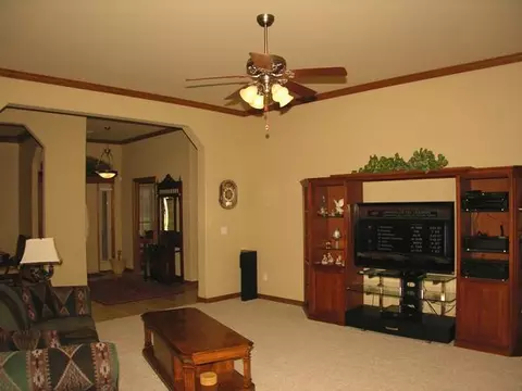 1611 Excaliber, Tuttle, OK 73089 photo 7