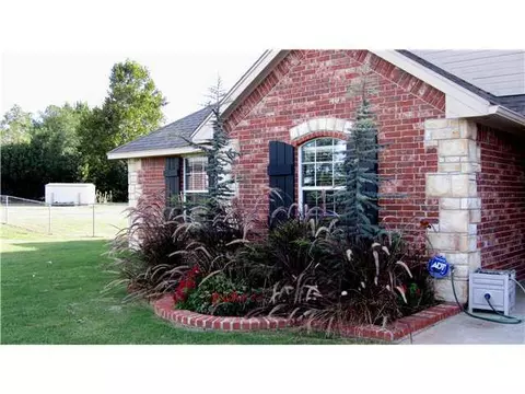 115 Alvie Dr, Tuttle, OK 73089 photo 2