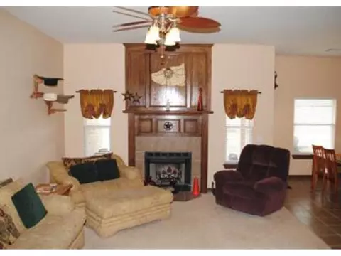 6904 Lewis Ln, Tuttle, OK 73089 photo 2