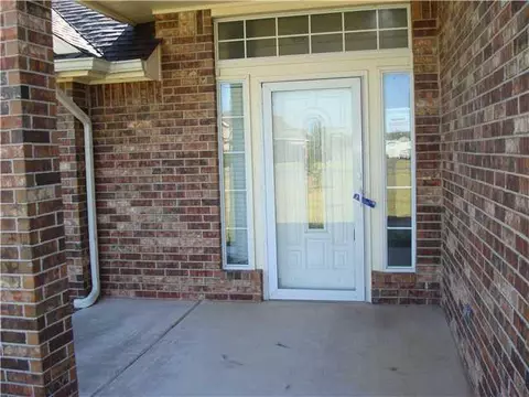4204 Frontier Ln, Tuttle, OK 73089 photo 2