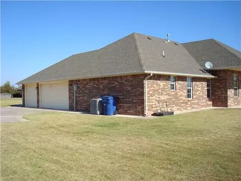4204 Frontier Ln, Tuttle, OK 73089 photo 4