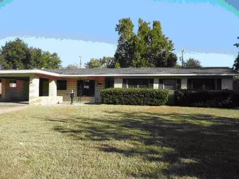 1118 E 8th, Cushing, OK 74023 photo 1