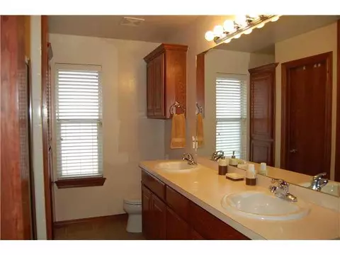 6913 Lewis Ln, Tuttle, OK 73089 photo 11